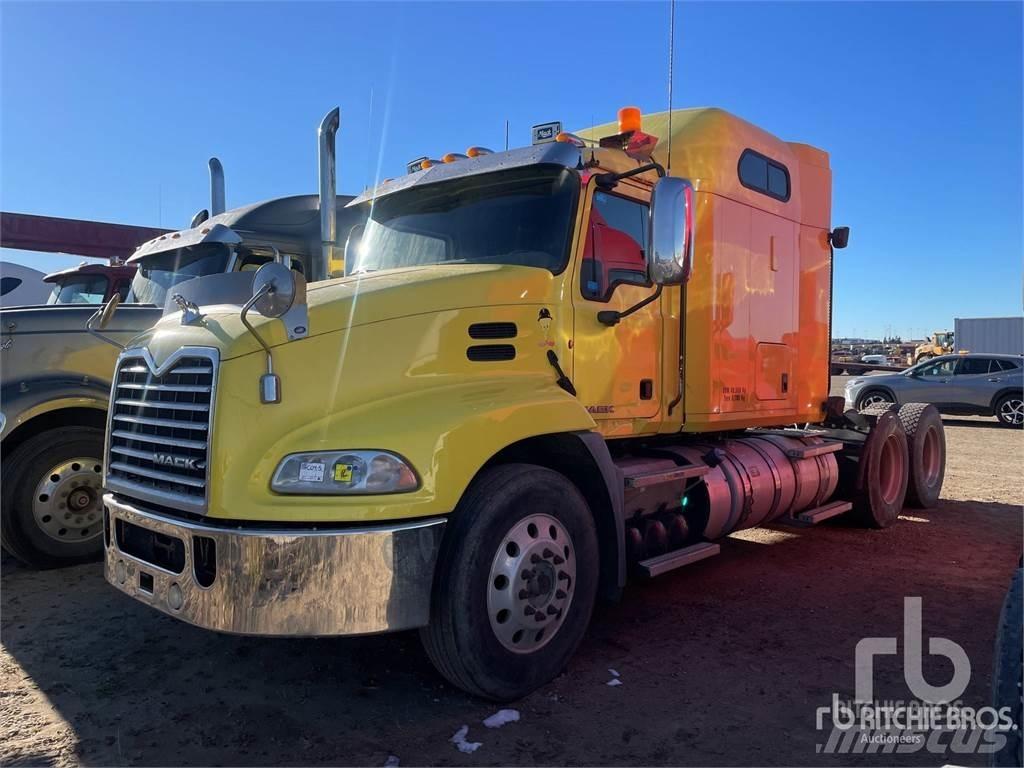 Mack CXU613 وحدات الجر