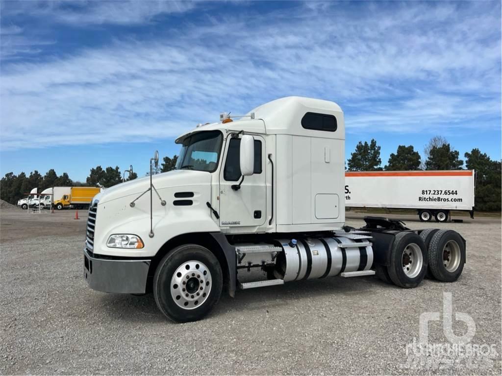 Mack CXU613 وحدات الجر