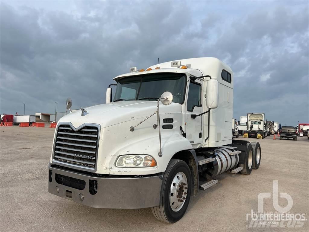 Mack CXU613 وحدات الجر