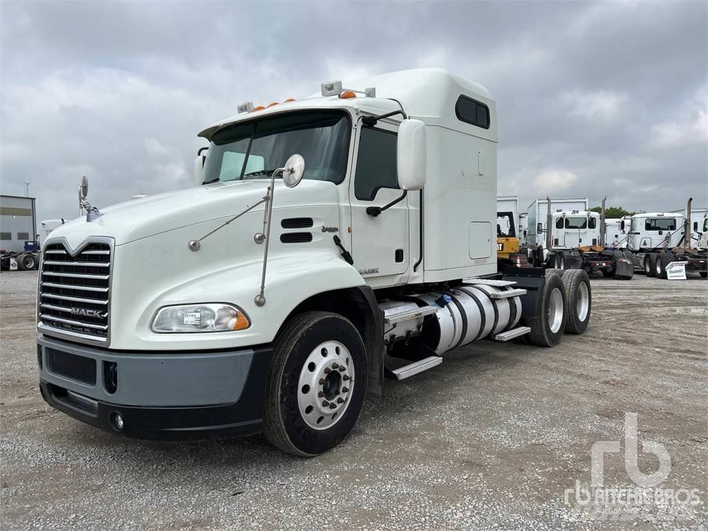 Mack CXU613 وحدات الجر