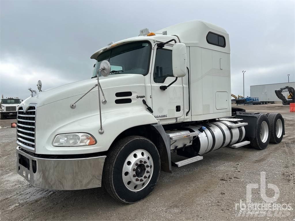 Mack CXU613 وحدات الجر