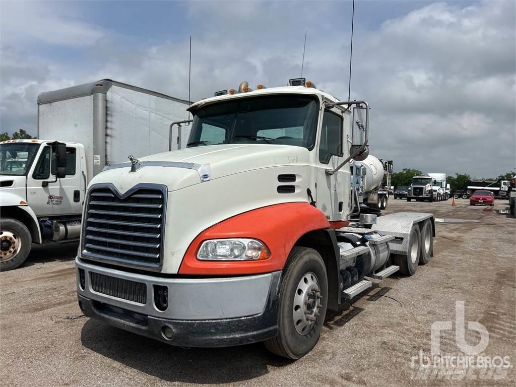 Mack CXU613 وحدات الجر