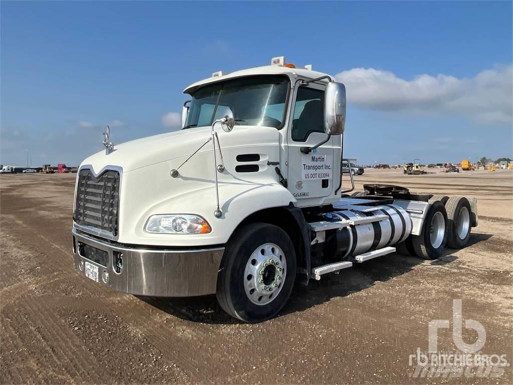Mack CXU613 وحدات الجر