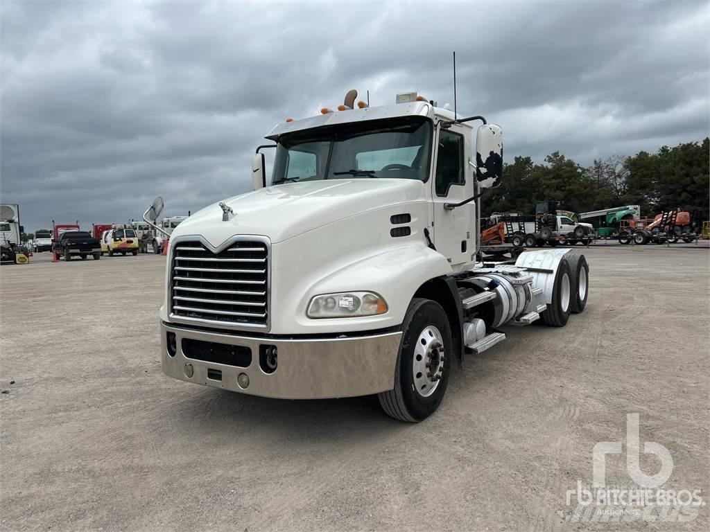 Mack CXU613 وحدات الجر