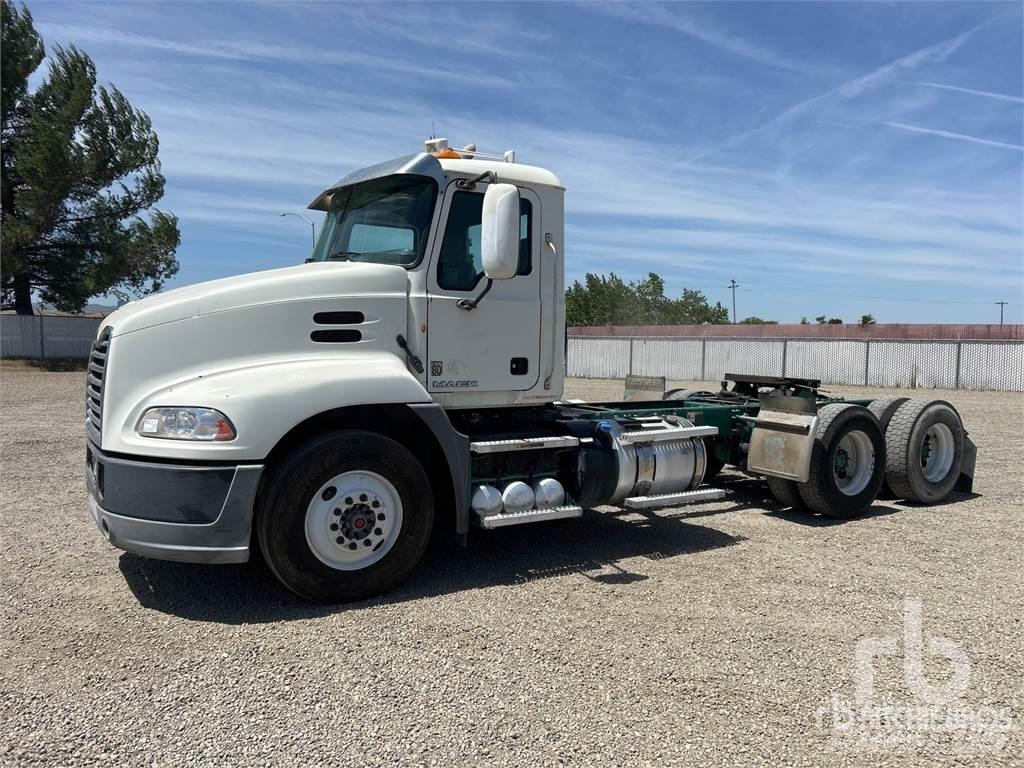 Mack CXU613 وحدات الجر