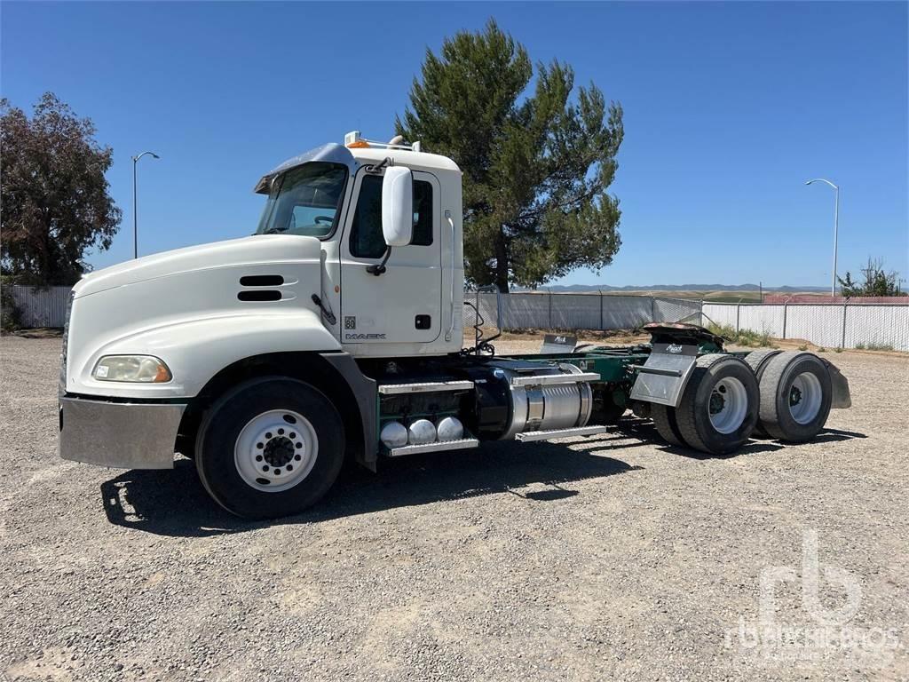 Mack CXU613 وحدات الجر
