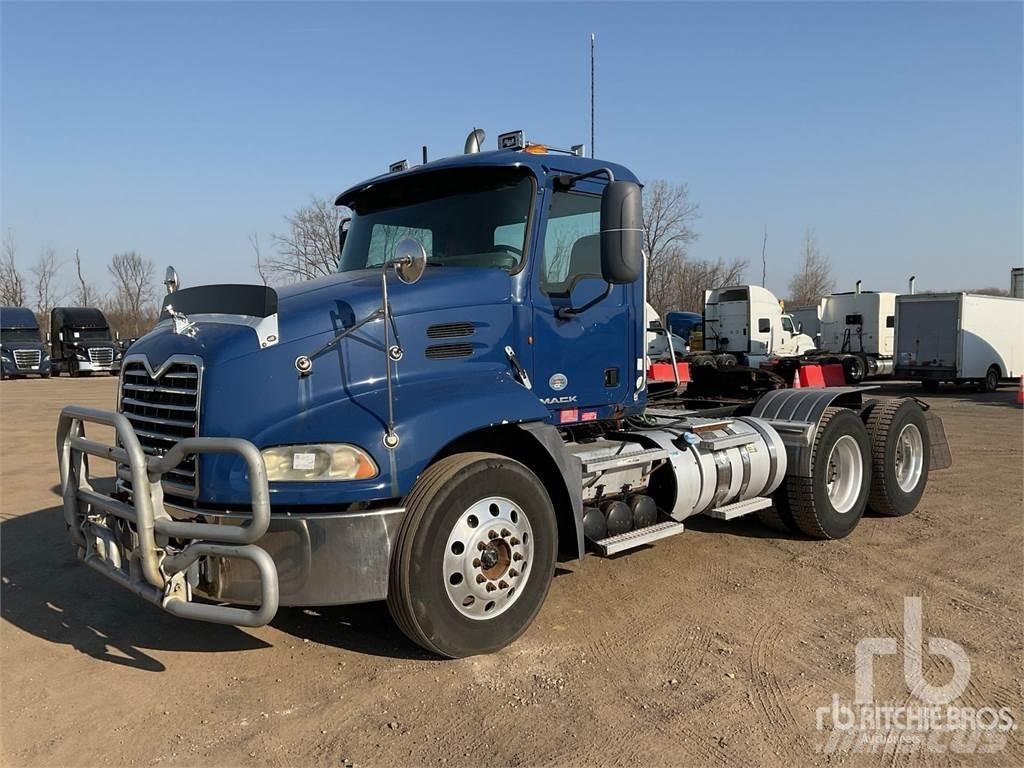 Mack CXU613 وحدات الجر