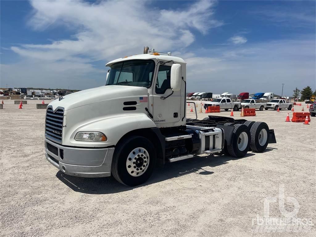Mack CXU613 وحدات الجر