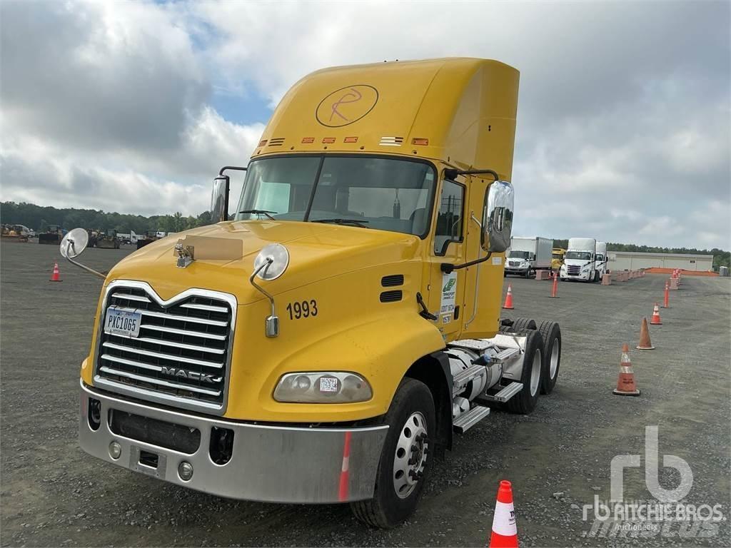 Mack CXU613 وحدات الجر