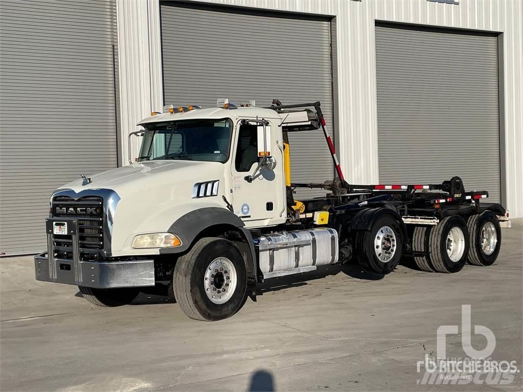 Mack GR64B شاحنات الرافعات الخطافية