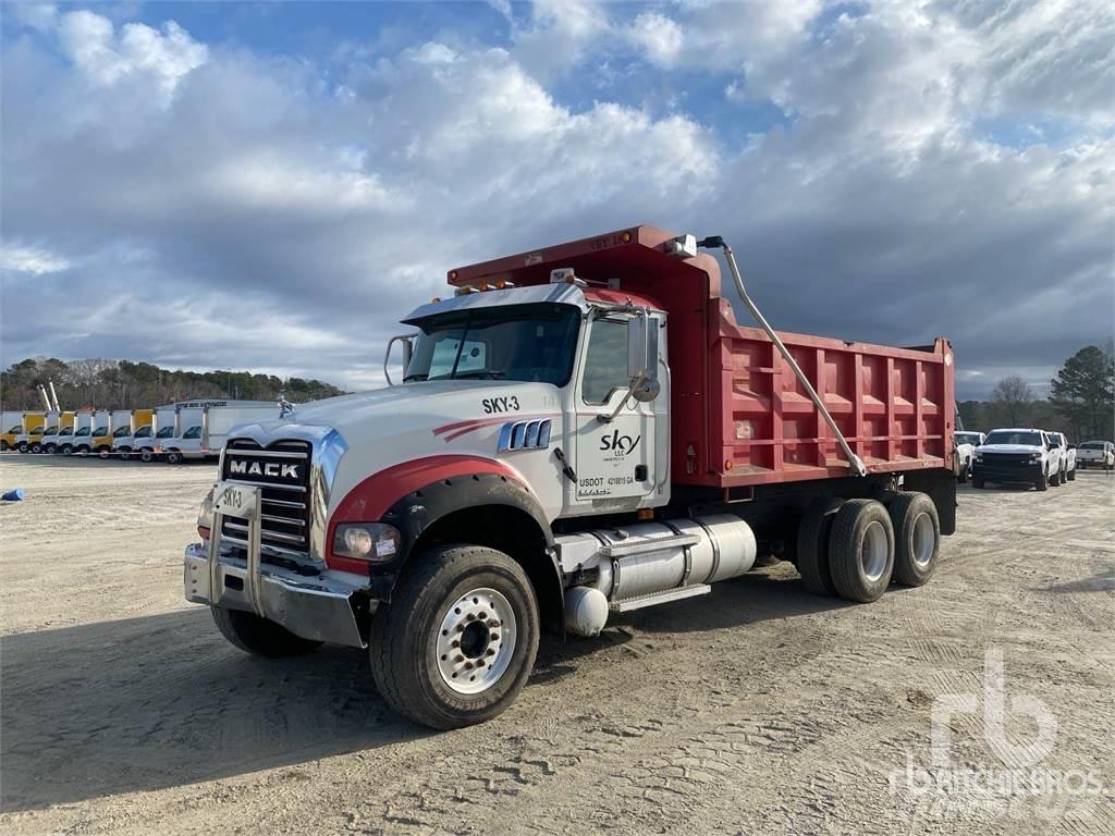 Mack GU713 شاحنات قلابة