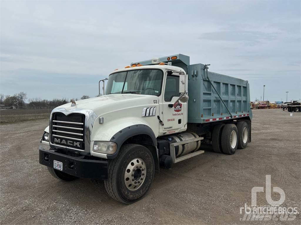 Mack GU713 شاحنات قلابة