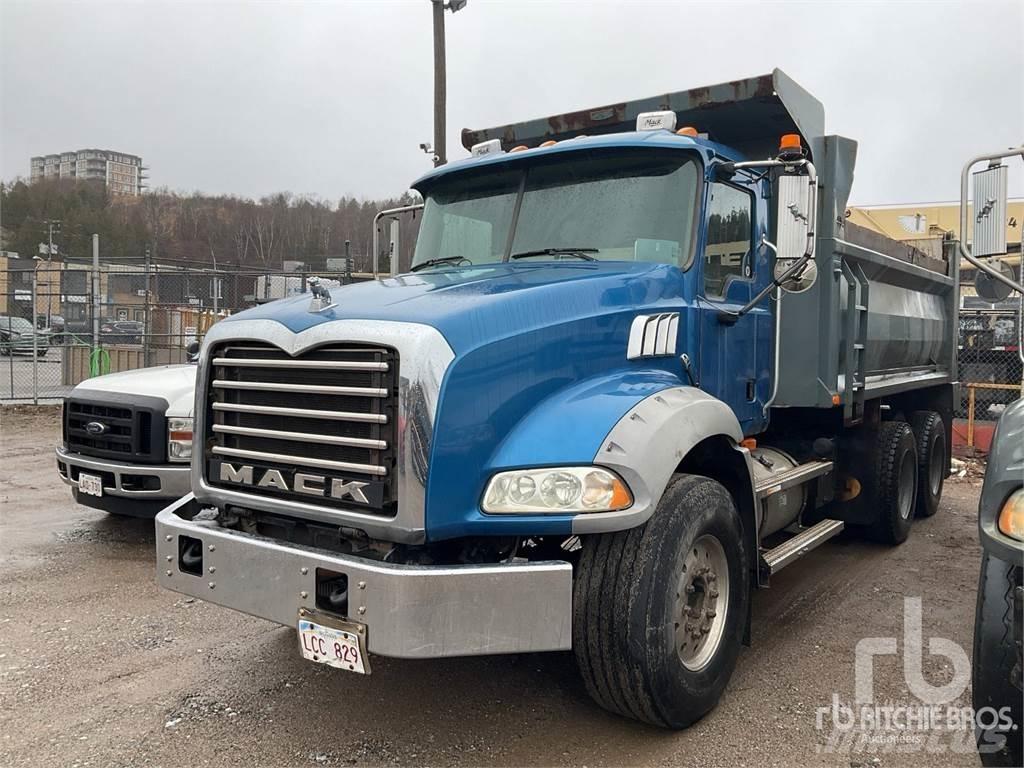 Mack GU813 شاحنات قلابة