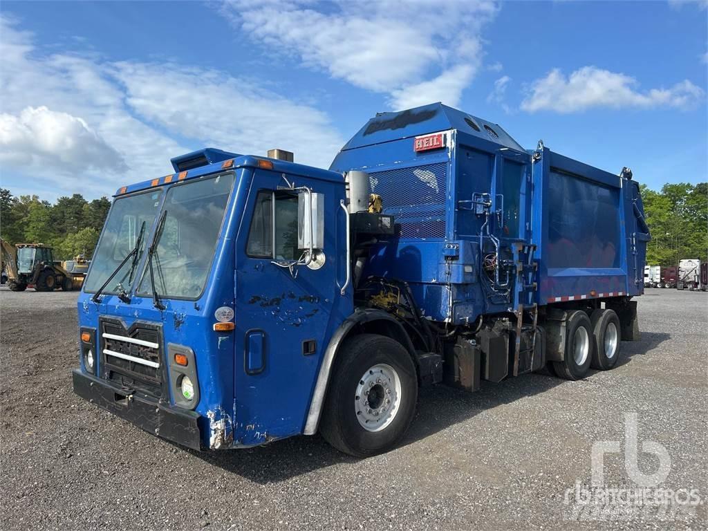 Mack LEU613 شاحنات المخلفات
