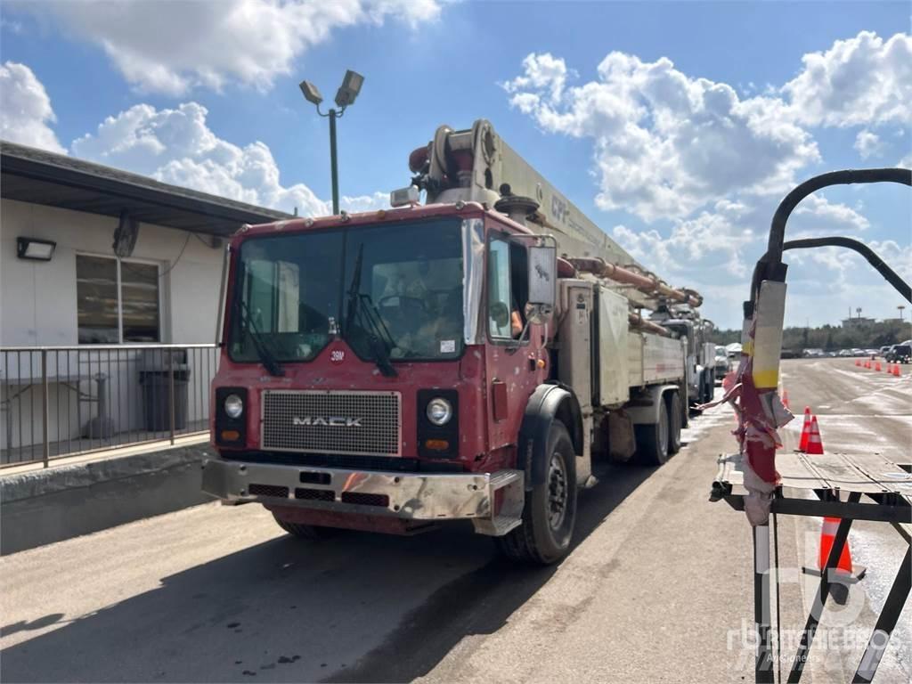 Mack MR688S شاحنات خرسانة