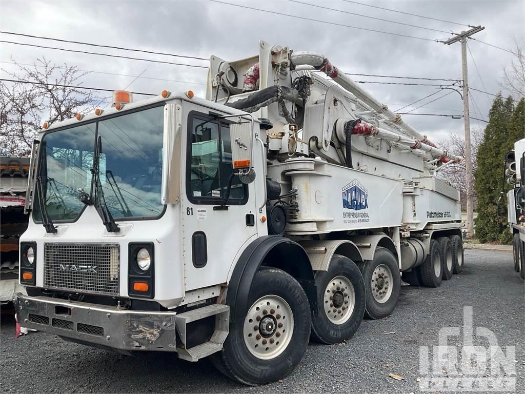 Mack MR688S شاحنات خرسانة