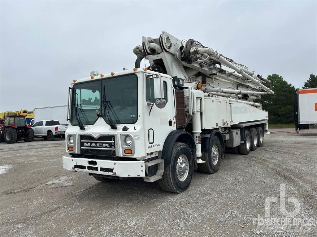 Mack MRU613 شاحنات خرسانة