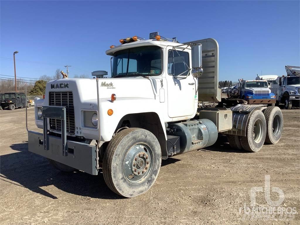 Mack R686ST وحدات الجر