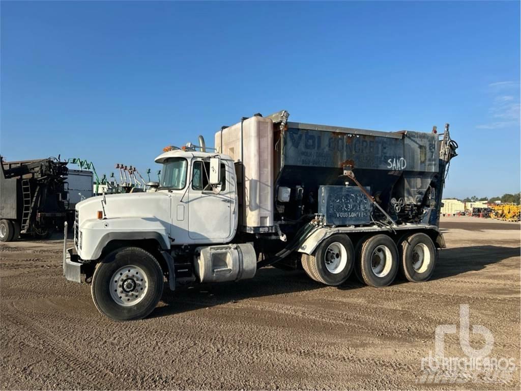 Mack RD688S شاحنات خرسانة