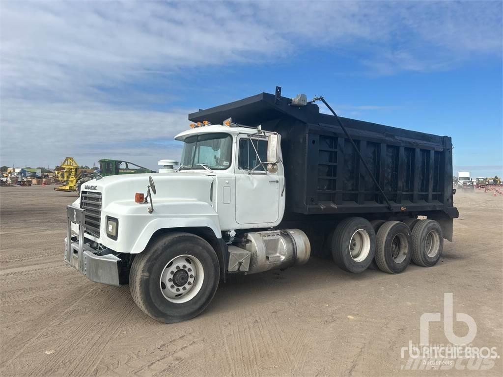 Mack RD688S شاحنات قلابة