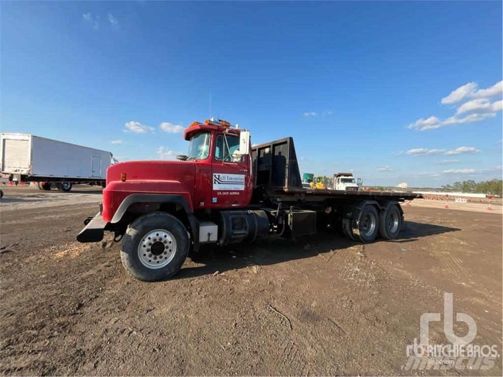 Mack RD688S شاحنات قابلة للفك