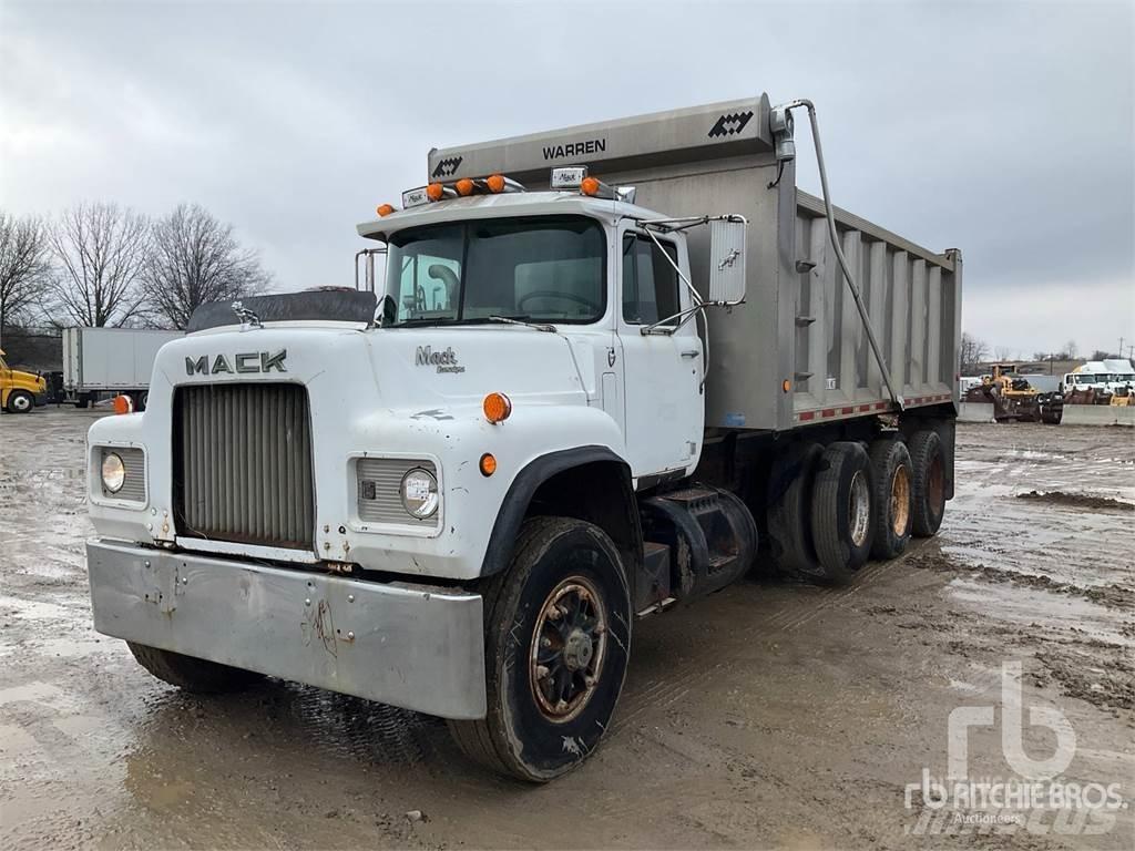 Mack RD688S شاحنات قلابة