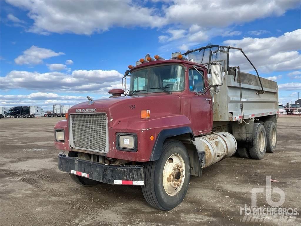 Mack RD688S شاحنات قلابة