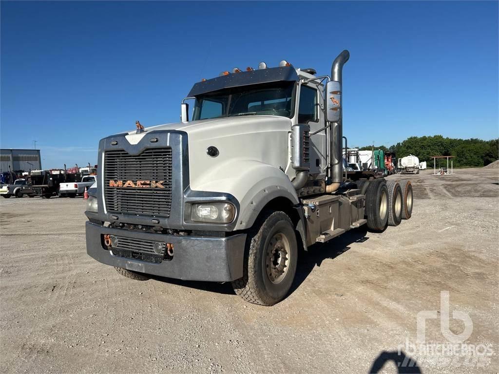 Mack TD713 وحدات الجر