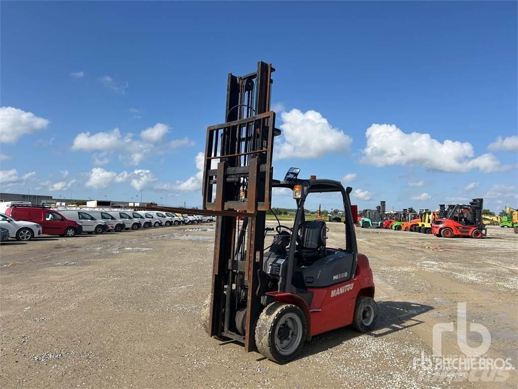Manitou MI30D شاحنات الديزل