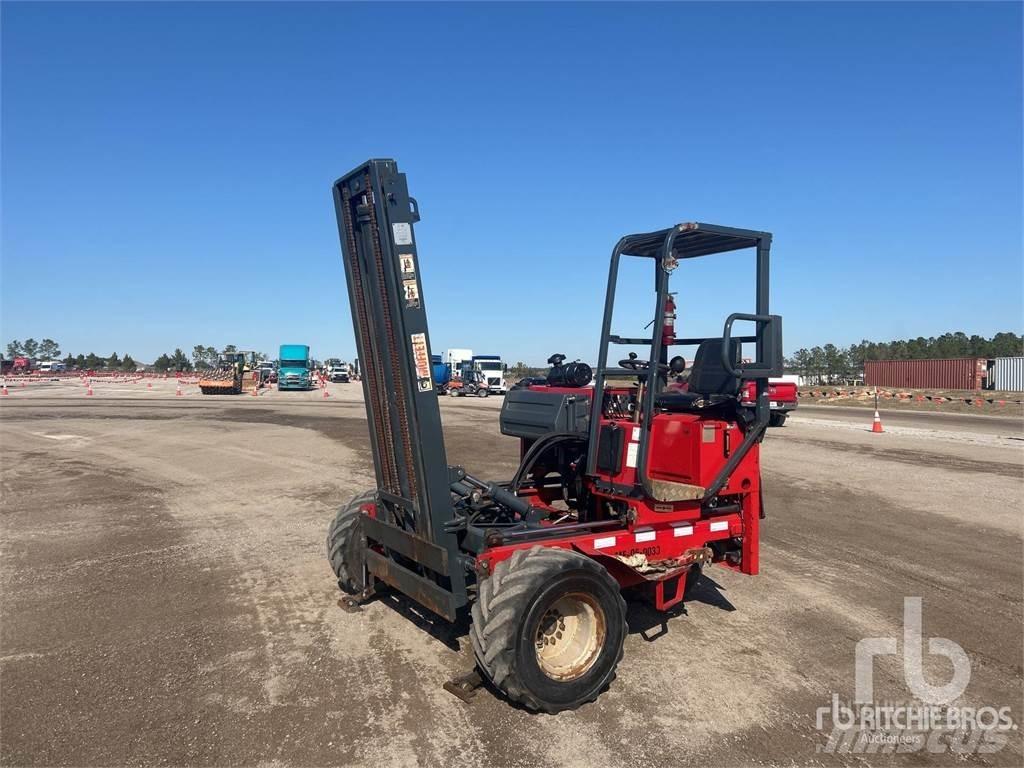 Moffett M5500 شاحنات الطرق الوعرة