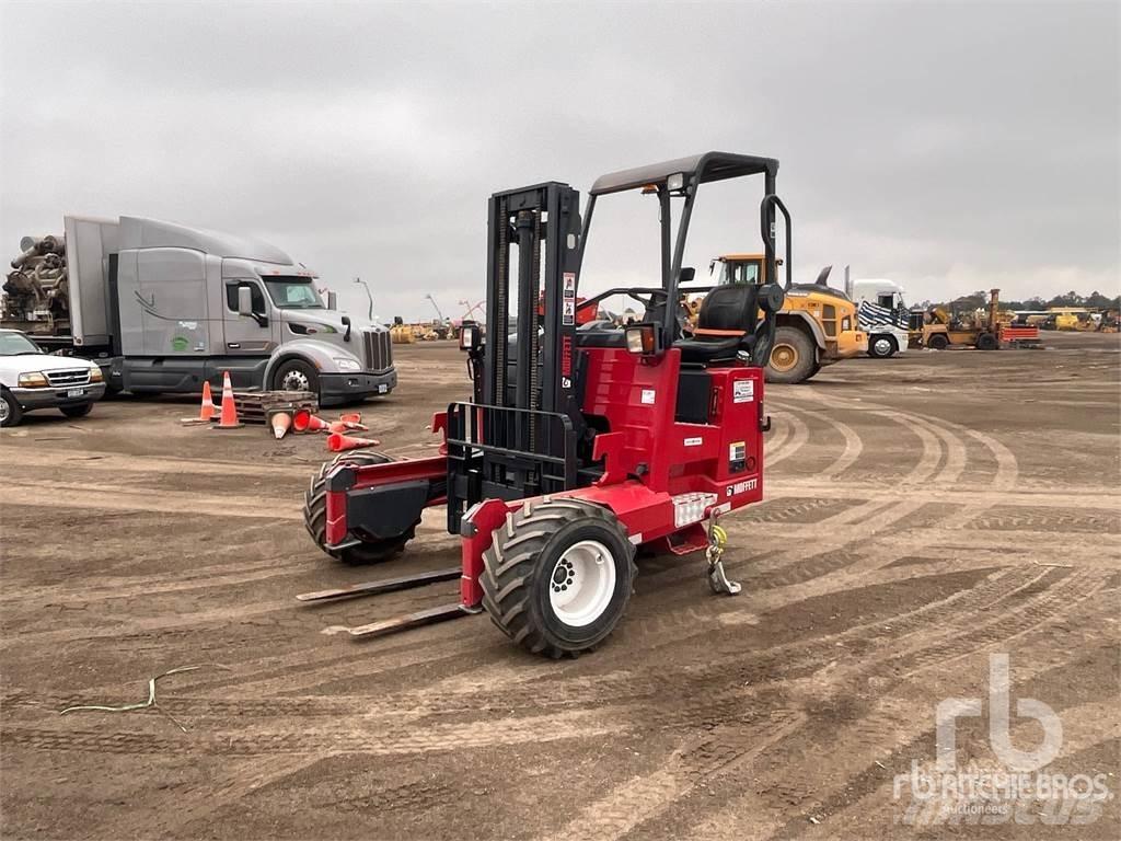 Moffett M8 55.3 شاحنات الطرق الوعرة
