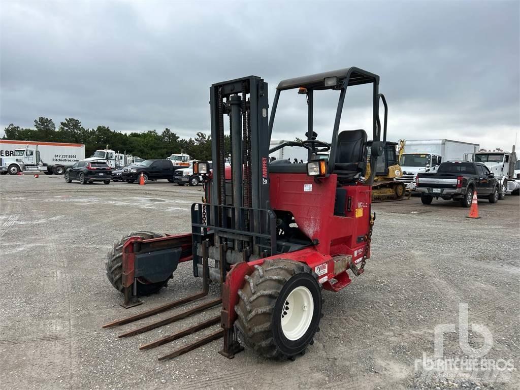 Moffett M8 55.3 شاحنات الطرق الوعرة