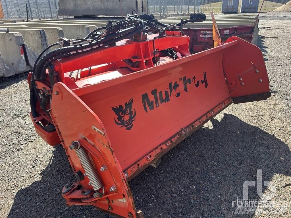 Multihog MPV200 ماكينات الطرق والجليد الأخرى