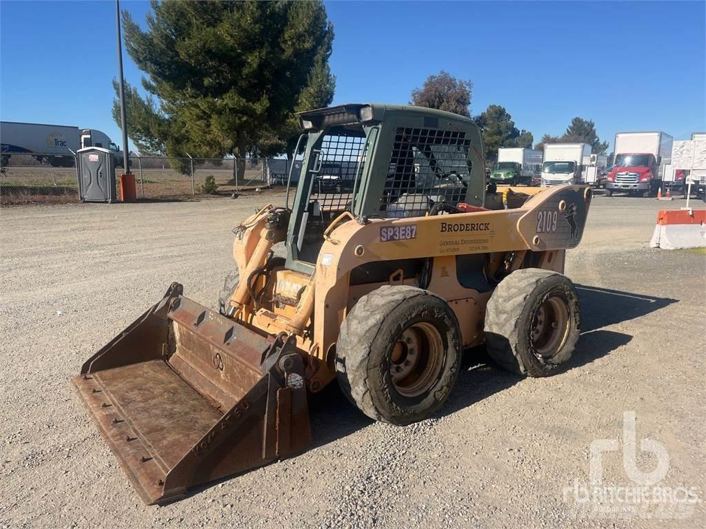 Mustang 2109 لوادر انزلاقية التوجيه