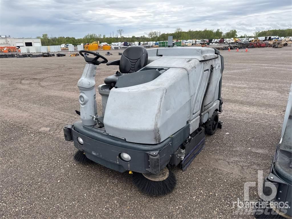 Nilfisk SC8000 كناسات