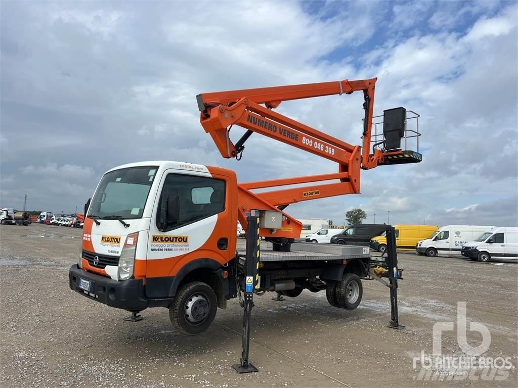 Nissan CABSTAR المنصات الهوائية المثبتة على مقطورة