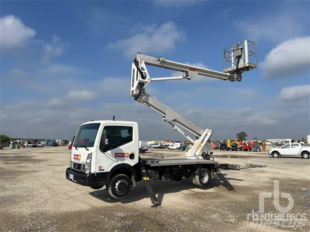 Nissan CABSTAR المنصات الهوائية المثبتة على مقطورة
