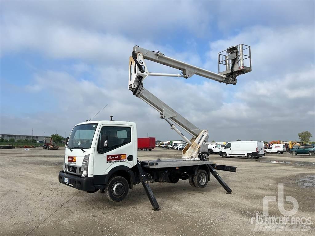 Nissan CABSTAR المنصات الهوائية المثبتة على مقطورة