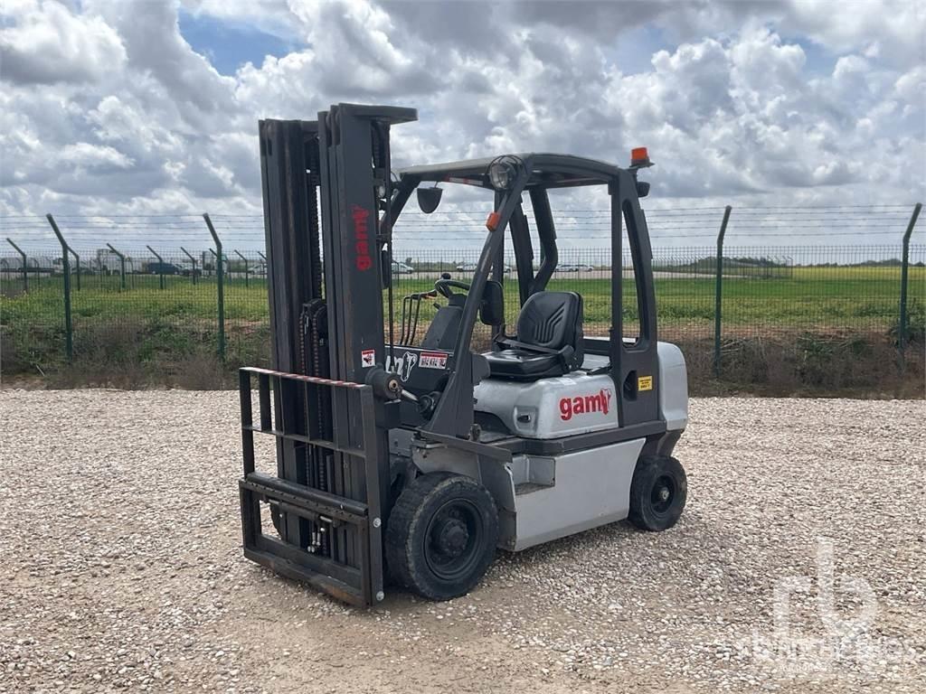 Nissan FD02A25Q شاحنات الديزل