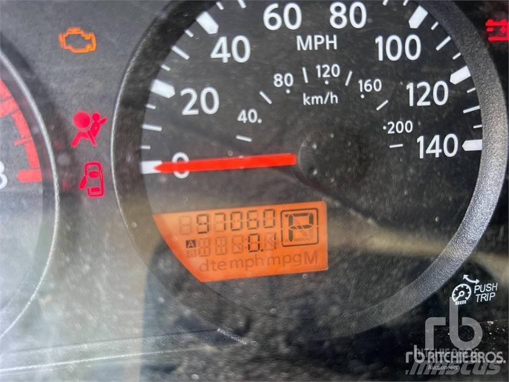 Nissan FRONTIER شاحنات خفيفة/مفصلية الجوانب