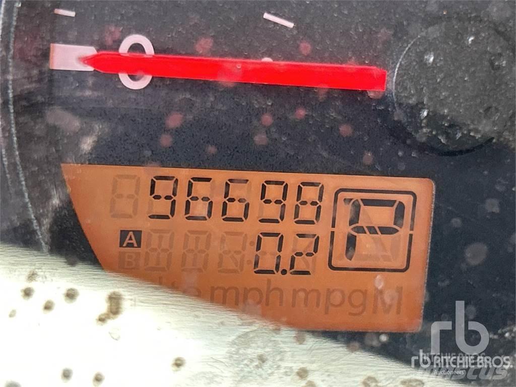 Nissan FRONTIER شاحنات خفيفة/مفصلية الجوانب