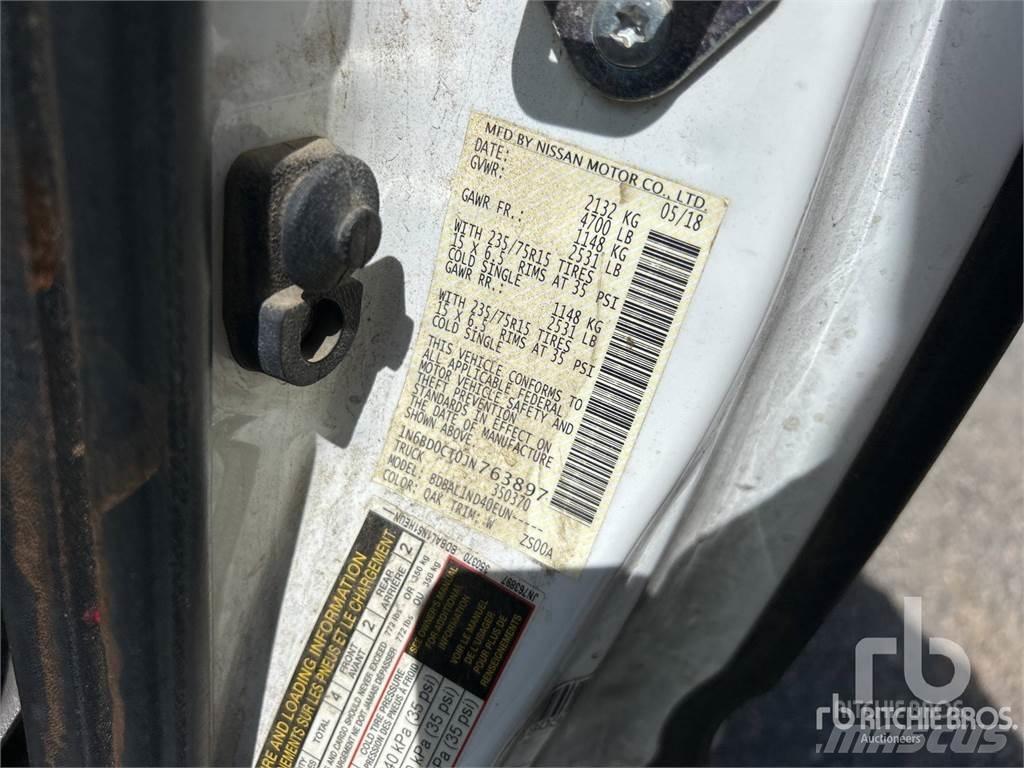 Nissan FRONTIER شاحنات خفيفة/مفصلية الجوانب