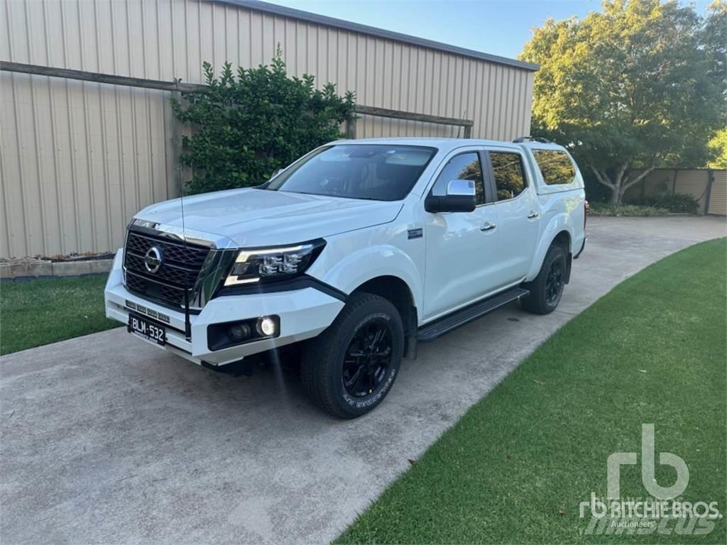 Nissan NAVARA شاحنات خفيفة/مفصلية الجوانب