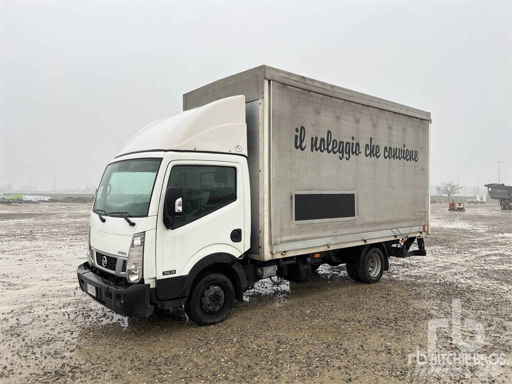 Nissan NT400 شاحنات مسطحة/مفصلية الجوانب