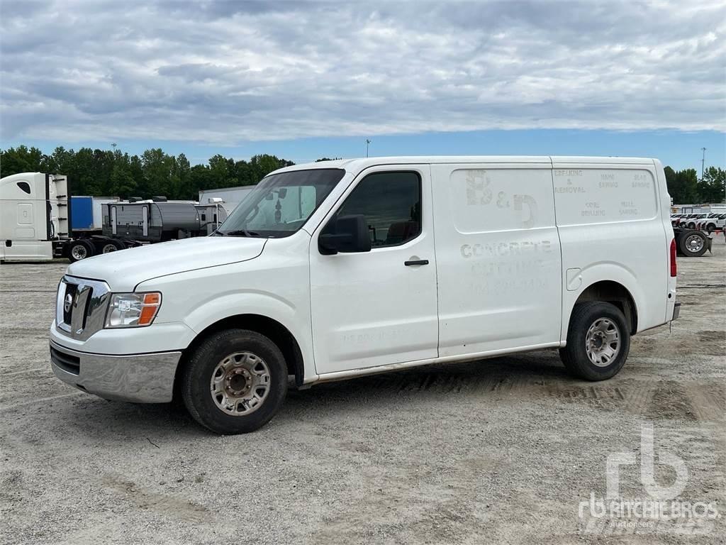 Nissan NV2500HD شاحنات بدرجة حرارة قابلة للضبط