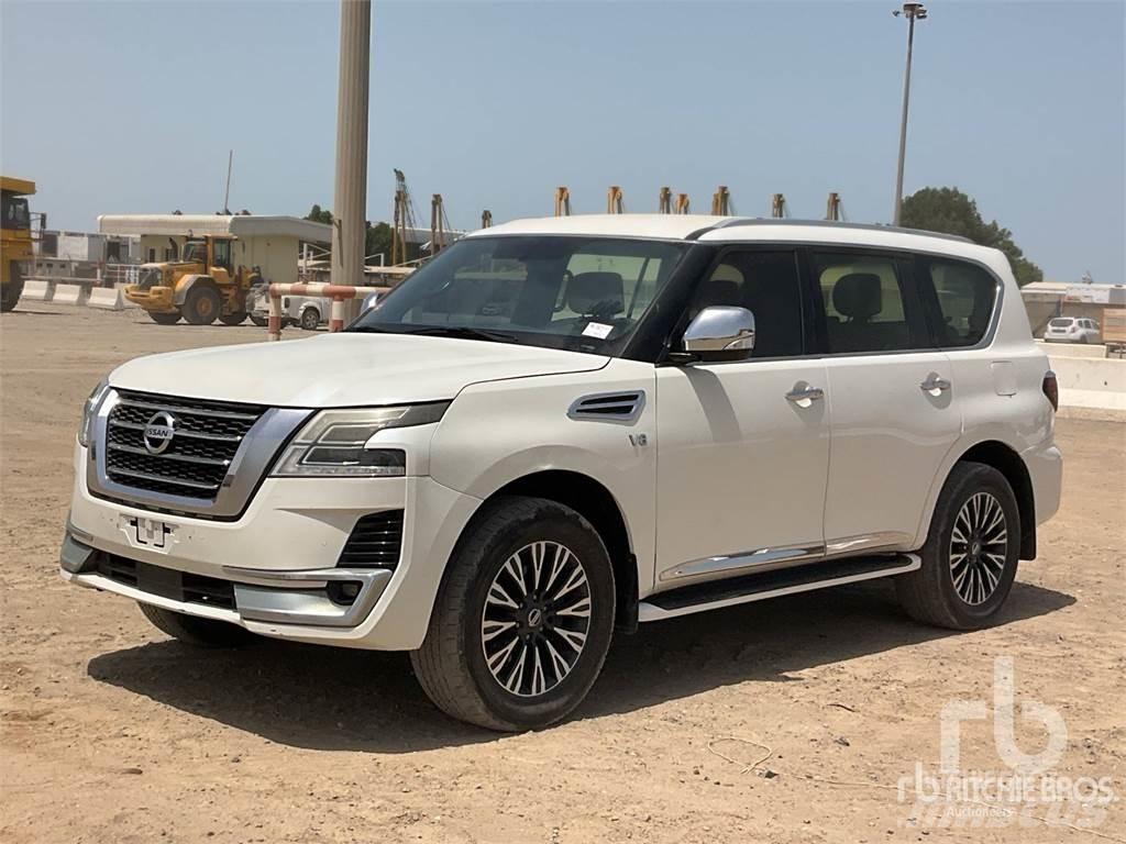 Nissan PATROL شاحنات خفيفة/مفصلية الجوانب