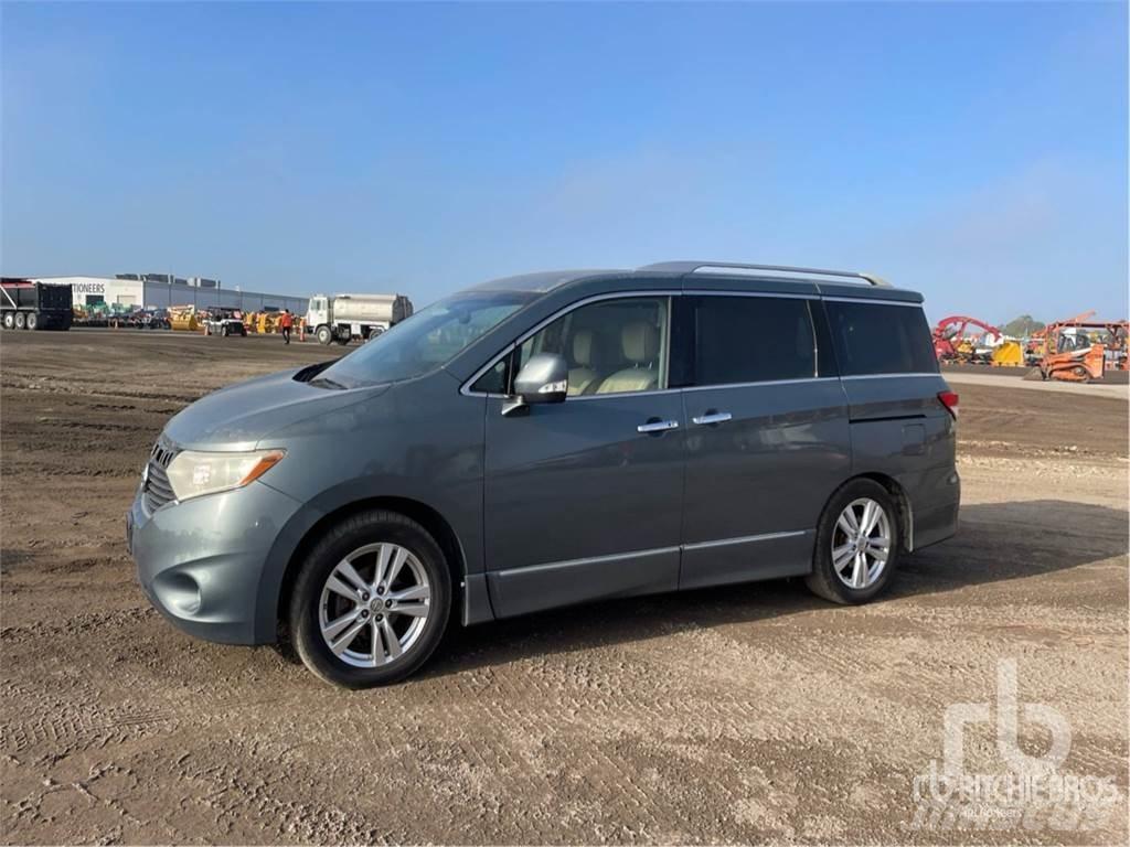 Nissan QUEST شاحنة مقفلة