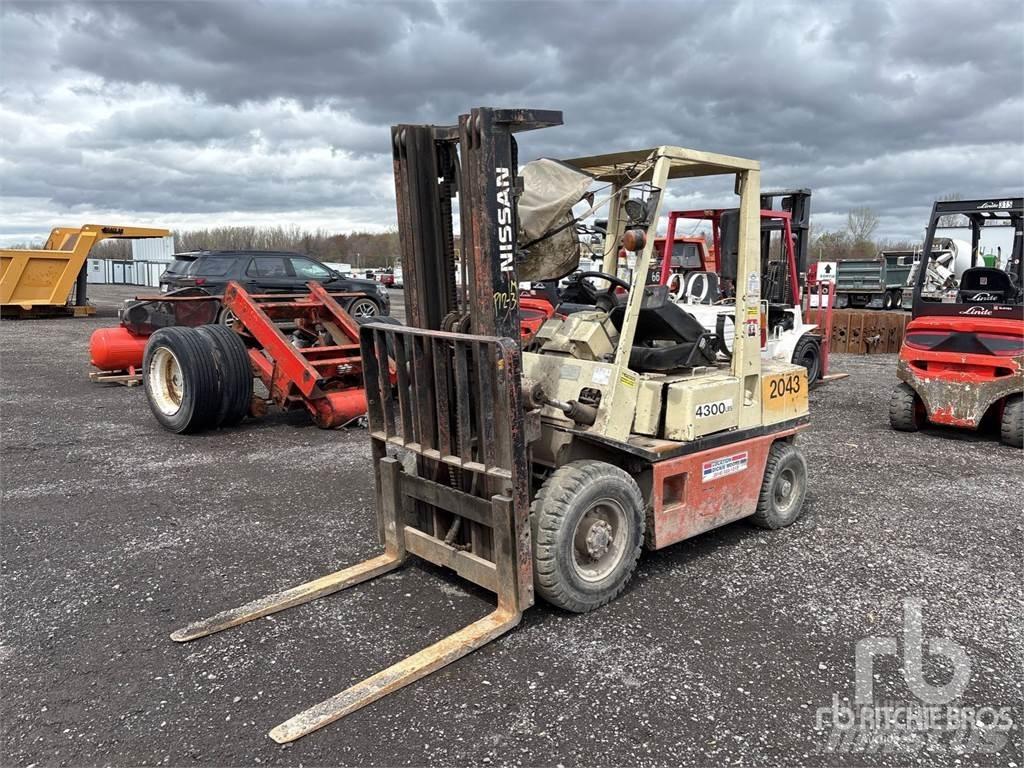 Nissan RH02A25V شاحنات الديزل