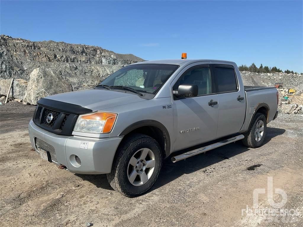 Nissan TITAN شاحنات خفيفة/مفصلية الجوانب