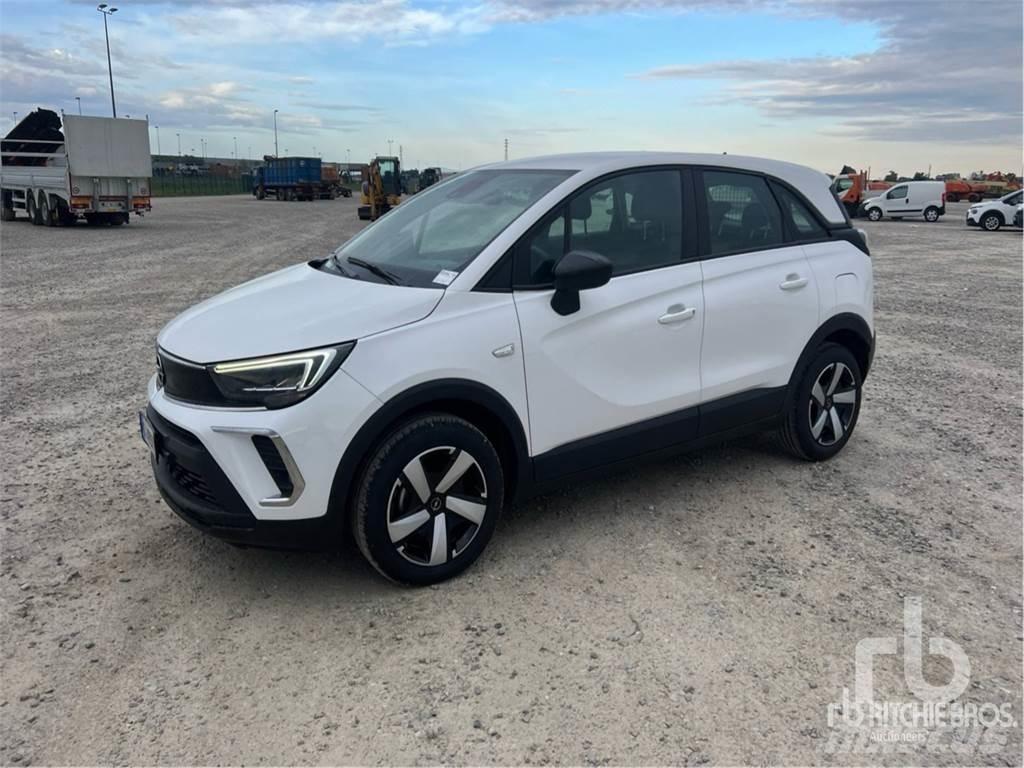 Opel CROSSLAND شاحنات خفيفة/مفصلية الجوانب
